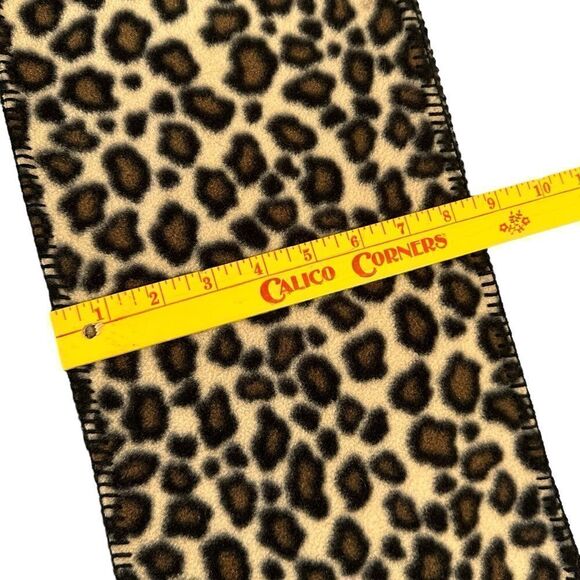 Acorn leopard print animal print fleece scarf - Picture 4 of 5